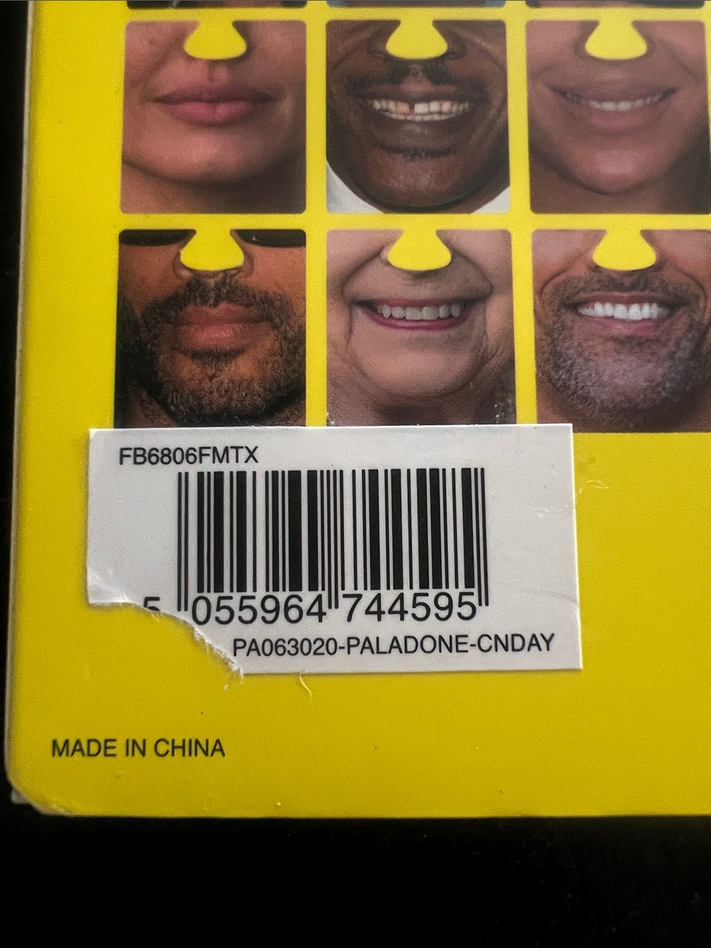 Paladone Face Coasters Celebrity Edition - Yellow/Red Box - Picture 3 of 3